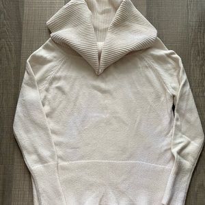 Seven Sisters, By: Mendocino. Size Medium